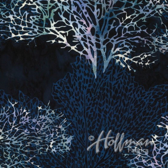 Batiks - Hoffman: Bali Batiks - Large Coral - Liquorice - Q2101-440